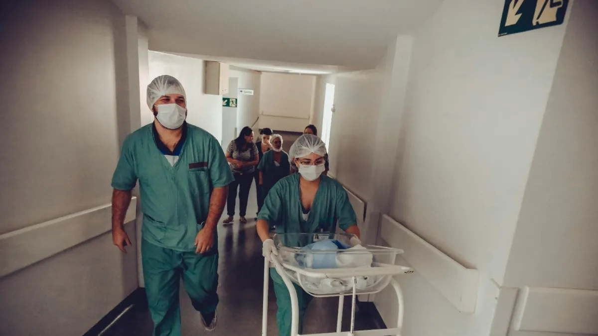 El Tiempo — Salud — Así está la enfermería en Colombia frente al panorama mundial: formación, retos y oportunidades laborales, según expertos