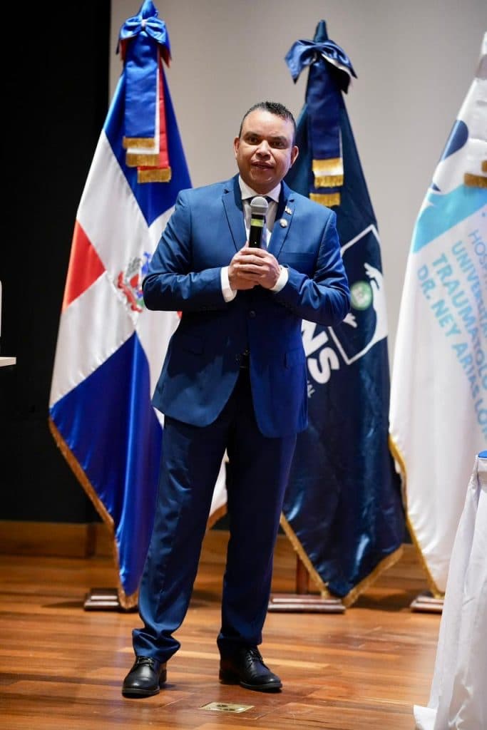 Servicio Nacional de Salud (RD) — Ney Arias Lora dedica XV Jornada Científica al doctor Julio César Landrón