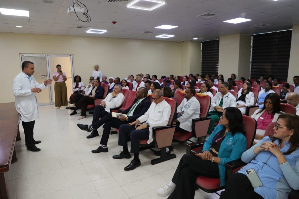 Servicio Nacional de Salud (RD) — Director SNS inicia recorrido por maternidades del país; establece tolerancia cero a la mortalidad materno infantil evitable
