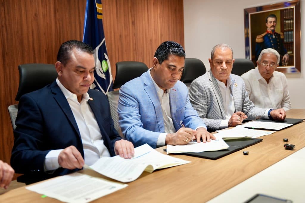 Servicio Nacional de Salud (RD) — SNS, Deportes y Comité Olímpico acuerdan fortalecer atención de salud de los atletas