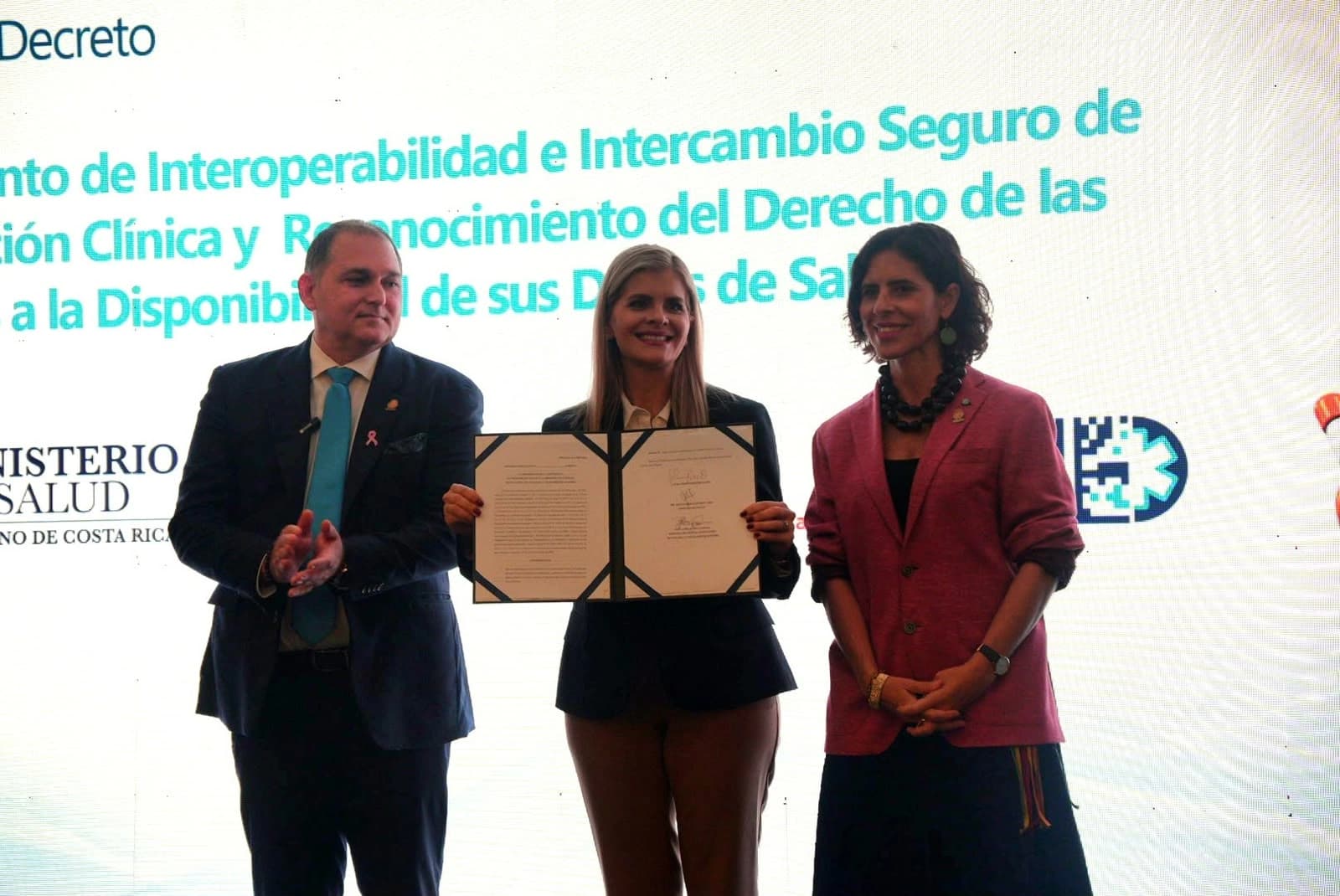 Ministerio de Salud de Costa Rica — Costa Rica fortalece la transformación del sistema de salud con la firma del Reglamento Nacional de Interoperabilidad